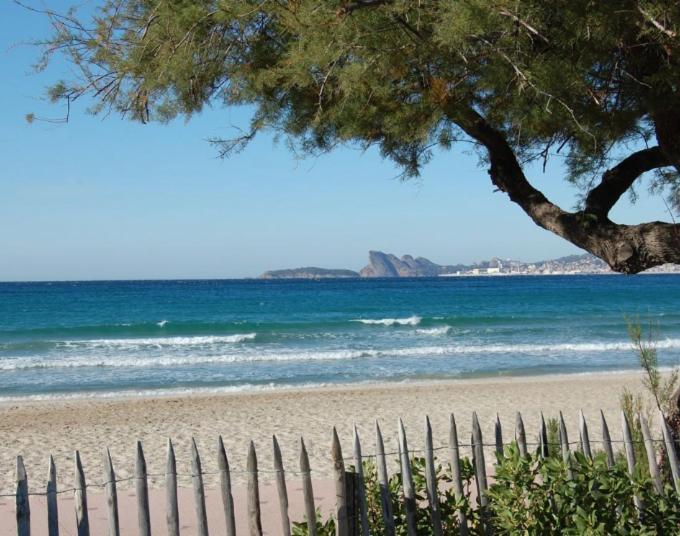 Rez-De-Villa Proche De La Mer - Villa Temana Saint-Cyr-sur-Mer Buitenkant foto